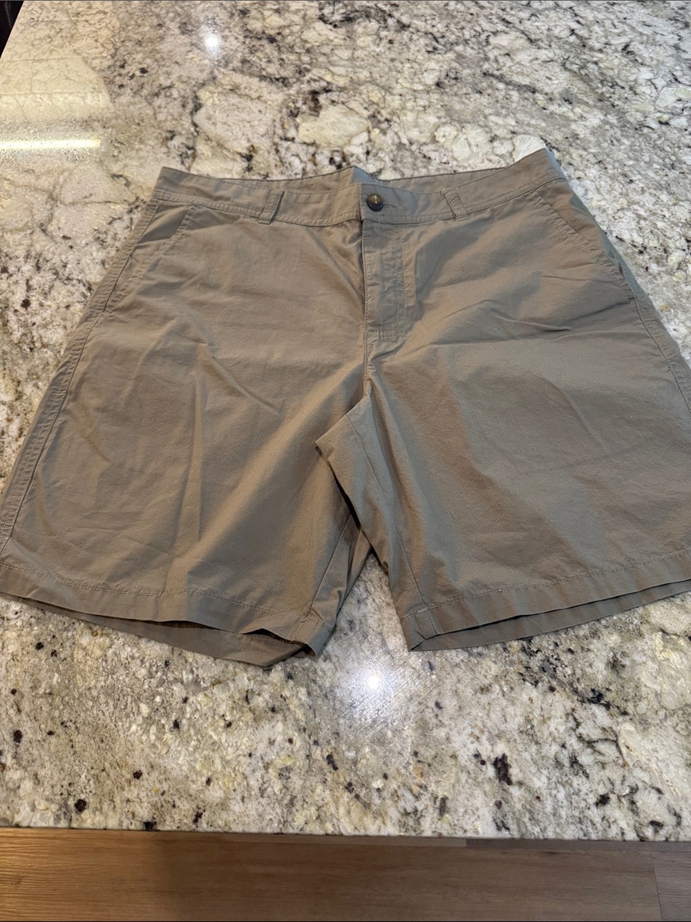 Men's Columbia Casual Lightweight Khaki Shorts

BRAND NEW